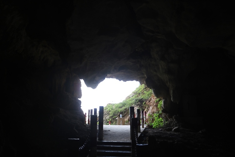 Ngỡ ngàng trước vẻ đẹp kỳ vĩ của hang động Khó Chua La