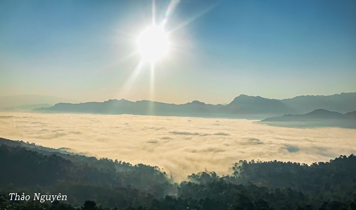 Lên Điện Biên ngắm biển mây trắng bồng bềnh giữa đất trời