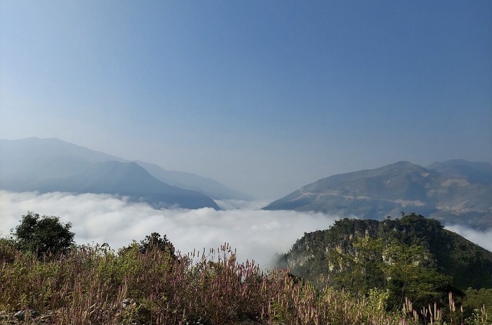 Lên Điện Biên ngắm biển mây trắng bồng bềnh giữa đất trời