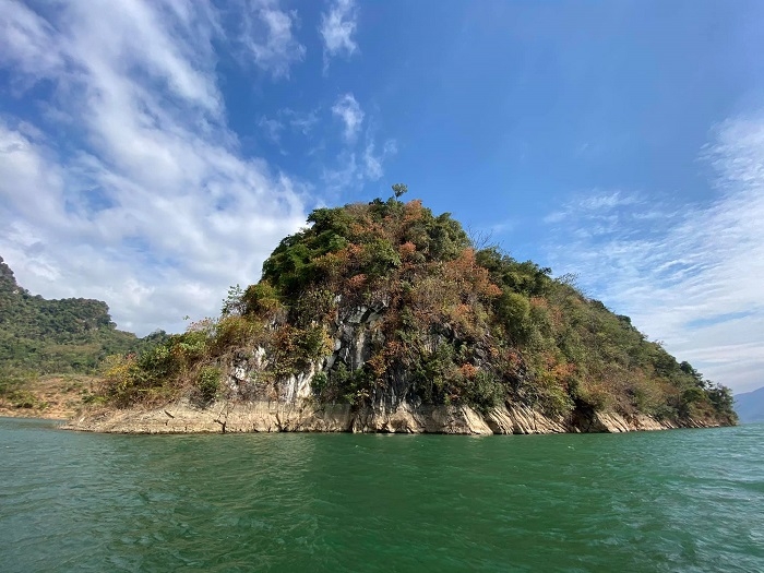 Lên Điện Biên ngắm biển mây trắng bồng bềnh giữa đất trời