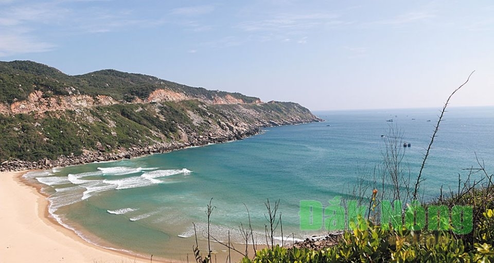 Ngắm ngọn hải đăng mũi Đại Lãnh