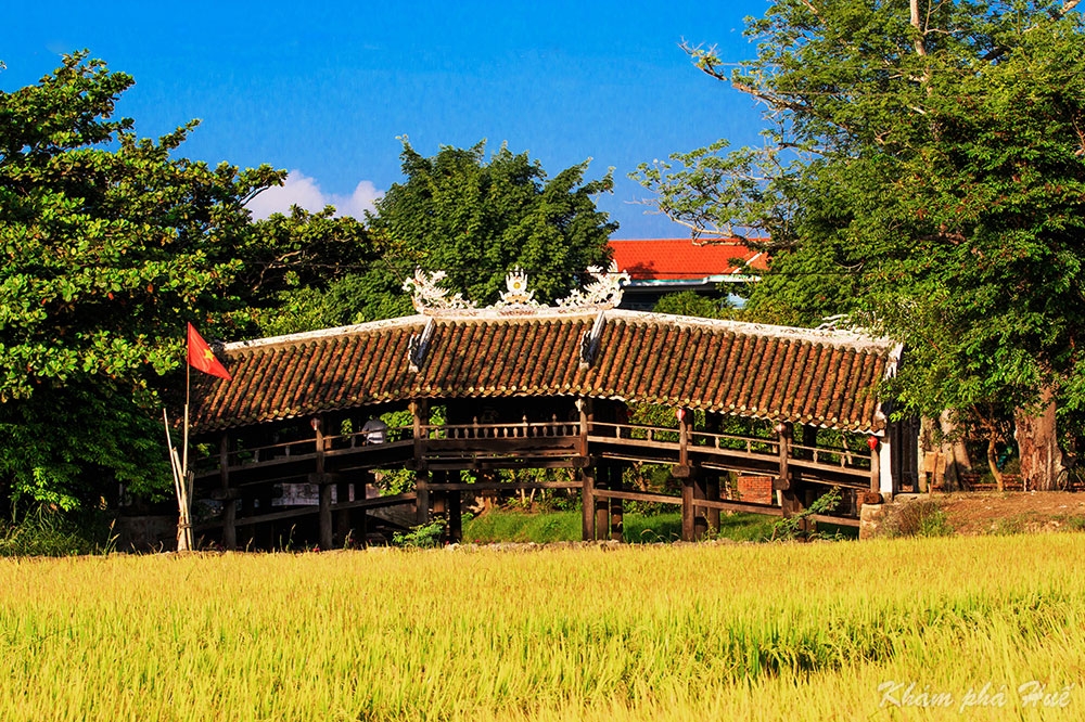 Cầu ngói Thanh Toàn