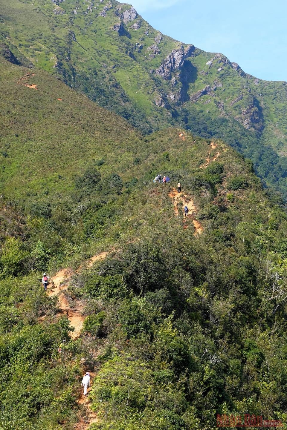 Tà Chì Nhù, cung đường chinh phục nóc nhà Yên Bái