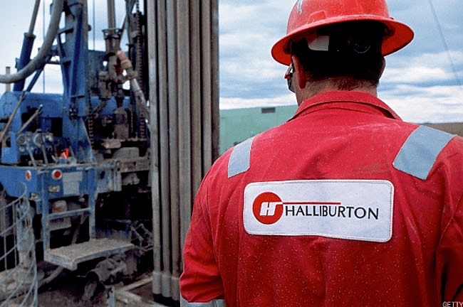 tap doan dich vu dau khi halliburton mat gan mot nua doanh thu do sut giam hoat dong