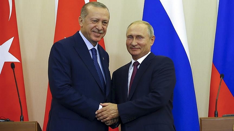 Tổng thống Putin lên tiếng “thức tỉnh” châu Âu