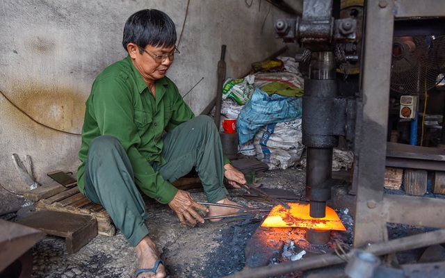 Cận Tết, làng rèn đỏ lửa xuyên đêm - 1