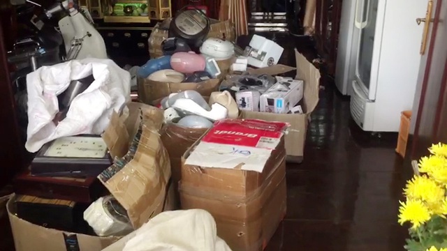 Cận cảnh hơn 1,3 tấn hàng nghi lậu chất đầy nhà thượng tá biên phòng - 6