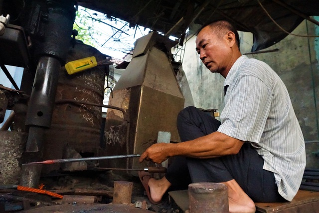 Nỗi niềm người thợ cuối cùng tại làng nghề rèn Lai Châu - 4