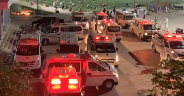 Bắc Giang: Di chuyển toàn bộ 4.000 người tại thôn Núi Hiểu đi cách ly tập trung để khử khuẩn môi trường