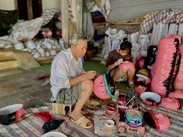 Đi tìm những người “giữ hồn” Trung thu truyền thống