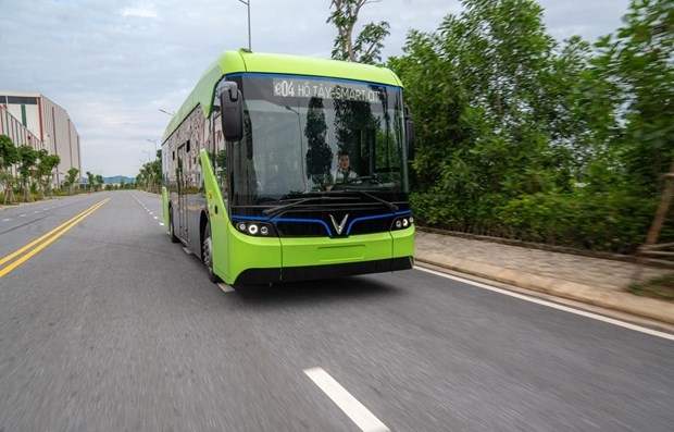 Hà Nội: 2 tuyến buýt điện đầu tiên sẽ hoạt động vào tháng 10