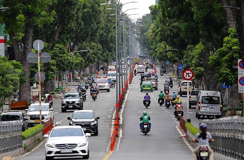 TP HCM: Tăng cường tuần tra lưu động, tổ chức xe buýt đón người lao động trở lại TP