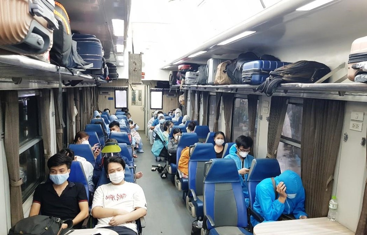 Đường sắt kéo dài việc bán vé nguyên khoang, nguyên toa