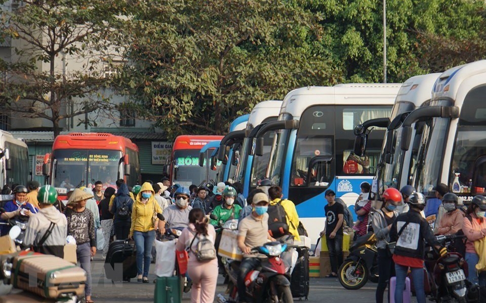 Không để xảy ra tình trạng người dân không có tàu, xe về quê ăn tết