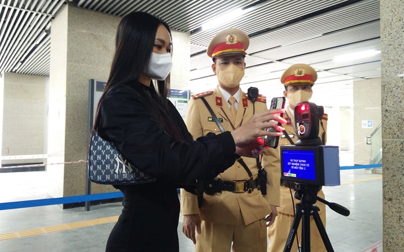 Hà Nội: Thí điểm quét mã QR bằng camera tại ga Cát Linh và Yên Nghĩa