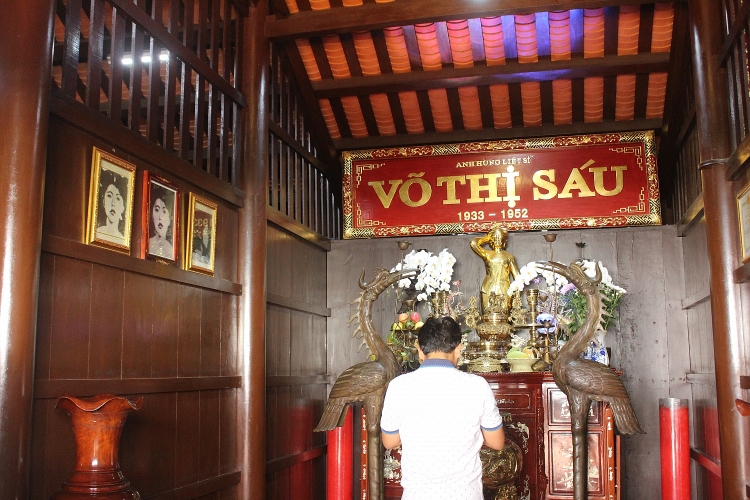 Đảng ủy PVU tổ chức hành trình về nguồn, dâng hương Đài tưởng niệm Anh hùng liệt sỹ Võ Thị Sáu
