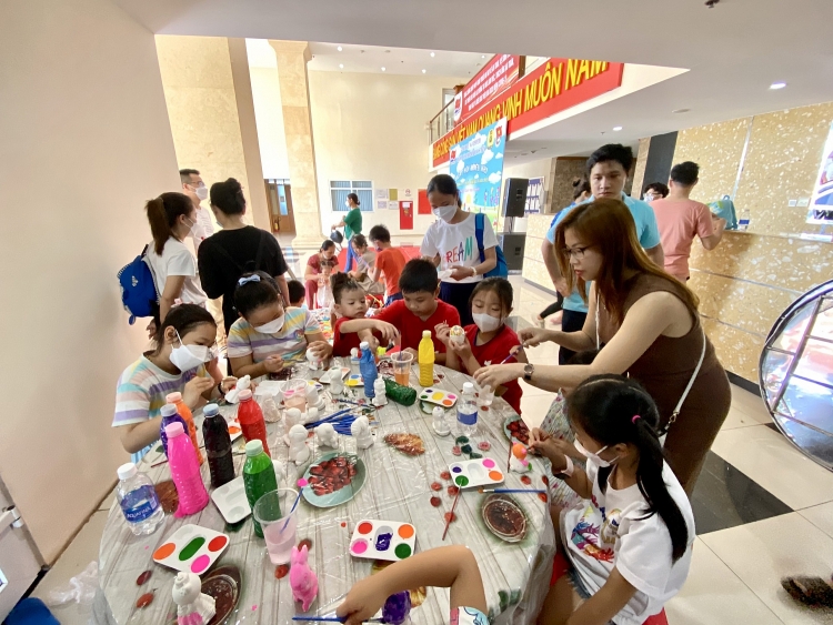 Xí nghiệp Khoan và Sửa giếng tổ chức “Ngày hội Thiếu nhi”