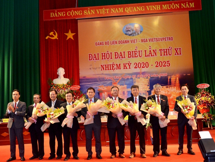Đẩy mạnh tìm kiếm, thăm dò và mở rộng vùng hoạt động, sử dụng tối ưu các nguồn lực để phát triển bền vững day manh tim kiem tham do va mo rong vung hoat dong su dung toi uu cac nguon luc de phat trien ben vung