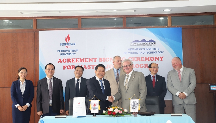 Trường Đại học Dầu khí Việt Nam ký Thỏa thuận hợp tác đào tạo Thạc sĩ với Học viện Mỏ và Công nghệ New Mexico (Mỹ)