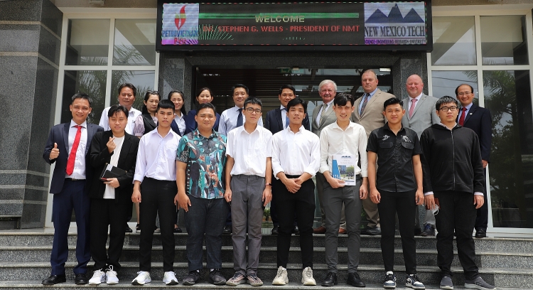 PVU tổ chức giao lưu giữa phụ huynh và sinh viên chương trình liên kết với lãnh đạo trường New Mexico Tech (Mỹ)