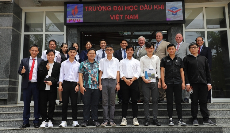 PVU tổ chức giao lưu giữa phụ huynh và sinh viên chương trình Liên kết với Lãnh đạo trường New Mexico Tech (Mỹ) PVU tổ chức giao lưu giữa phụ huynh và sinh viên chương trình liên kết với lãnh đạo trường New Mexico Tech (Mỹ)