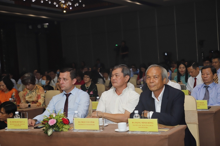 Công đoàn Vietsovpetro long trọng tổ chức Lễ kỷ niệm 40 năm ngày thành lập Công đoàn Vietsovpetro long trọng tổ chức Lễ kỷ niệm 40 năm ngày thành lập