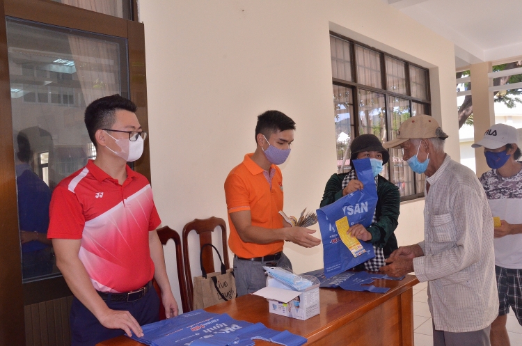 Ấm ấp yêu thương tại Ấm áp yêu thương tại
