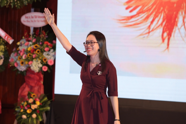 Phụ nữ Vietsovpetro lan toả yêu thương – Hạnh phúc, tự tin, tỏa sáng Phụ nữ Vietsovpetro hạnh phúc, tự tin tỏa sáng
