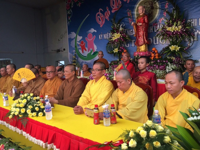 xuc dong ho van cuong cai hoa cho phi nhung trong le vu lan