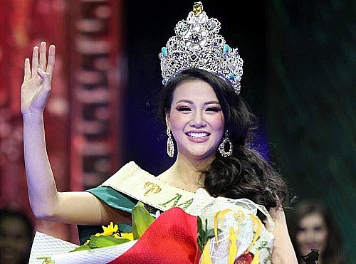 hoa hau trai dat nguyen phuong khanh len tieng khi bi to gia doi