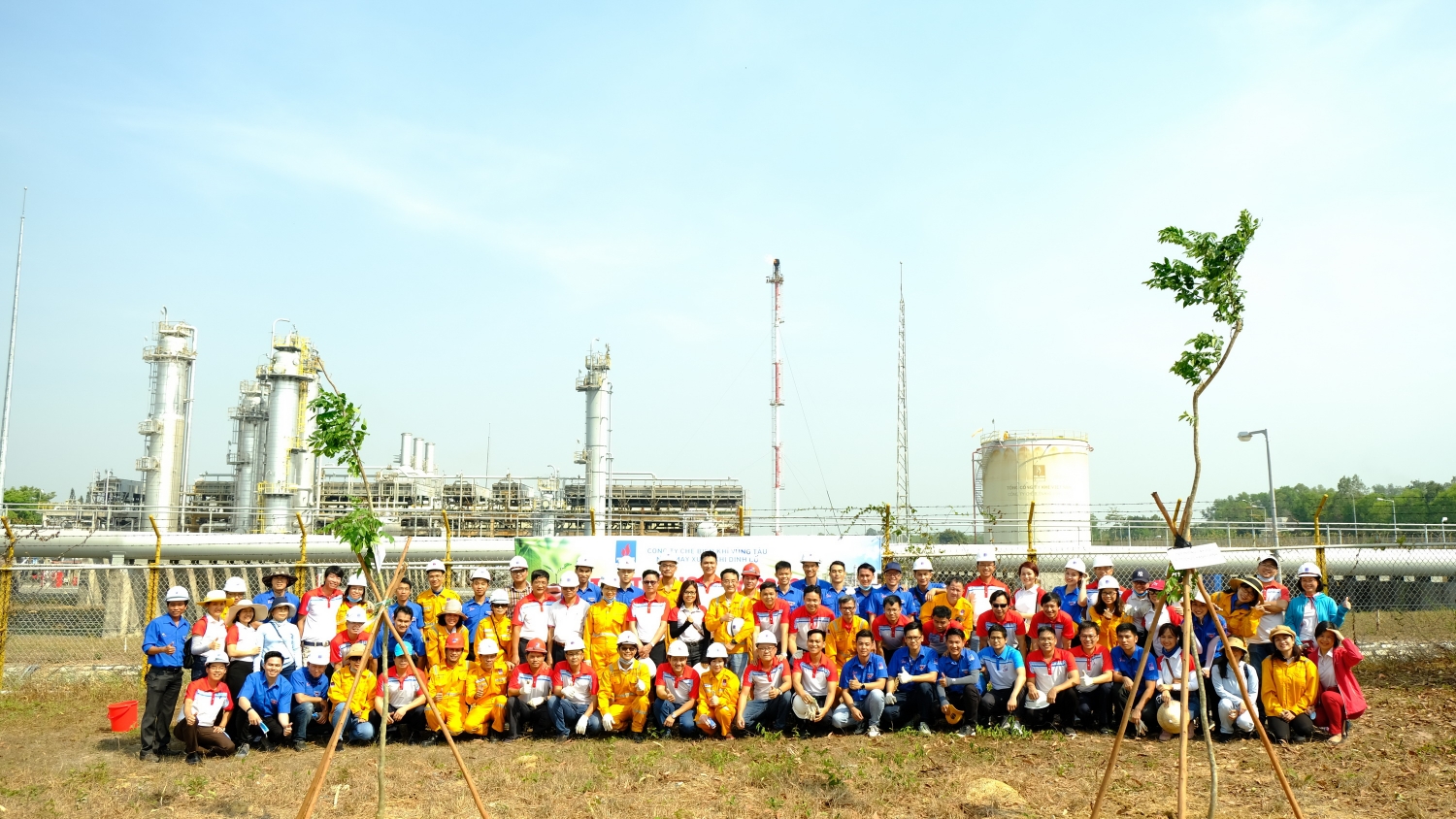 kvt to chuc tet trong cay tai nha may xu ly khi dinh co