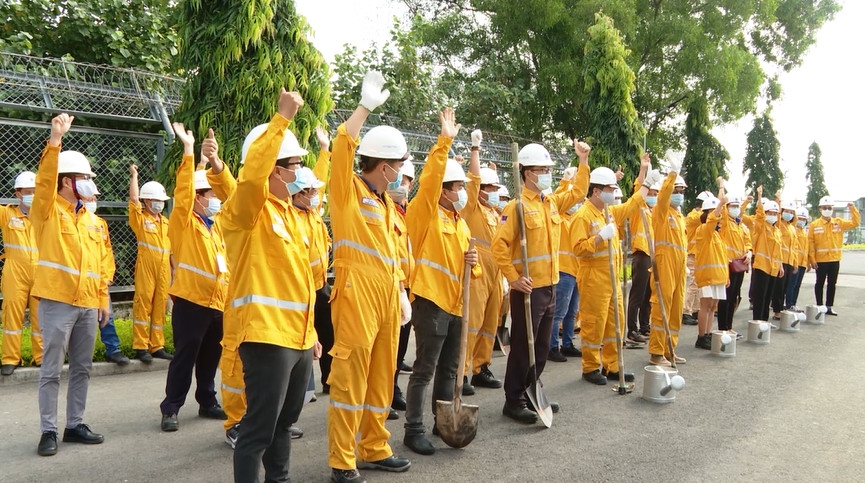 KĐN phát động đợt 2 chương trình trồng cây “Chung tay vì màu xanh trên công trình khí” KĐN phát động đợt 2 chương trình trồng cây “Chung tay vì màu xanh trên công trình khí”
