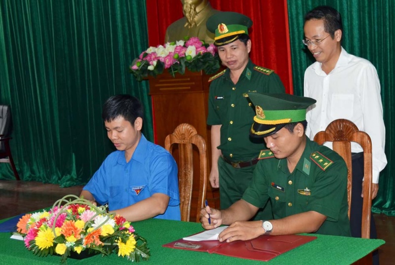 doan thanh nien khi ca mau ket nghia voi doan phong tham muu bdbp ca mau