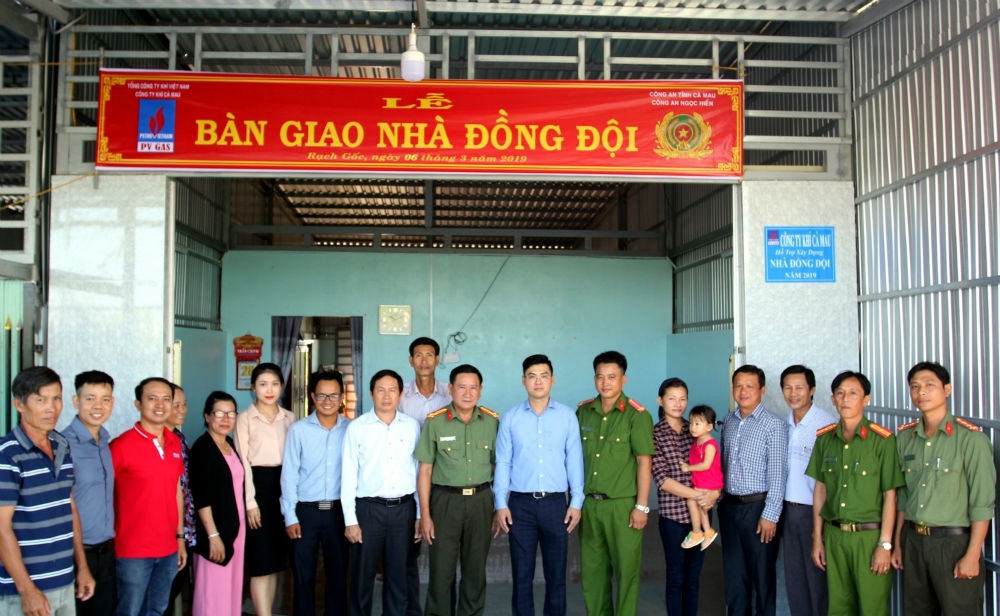 pv gas ho tro cac gia dinh chinh sach