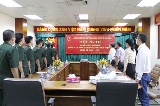 Nghi lễ chào cờ Hội nghị chi hội Cựu chiến binh NT2