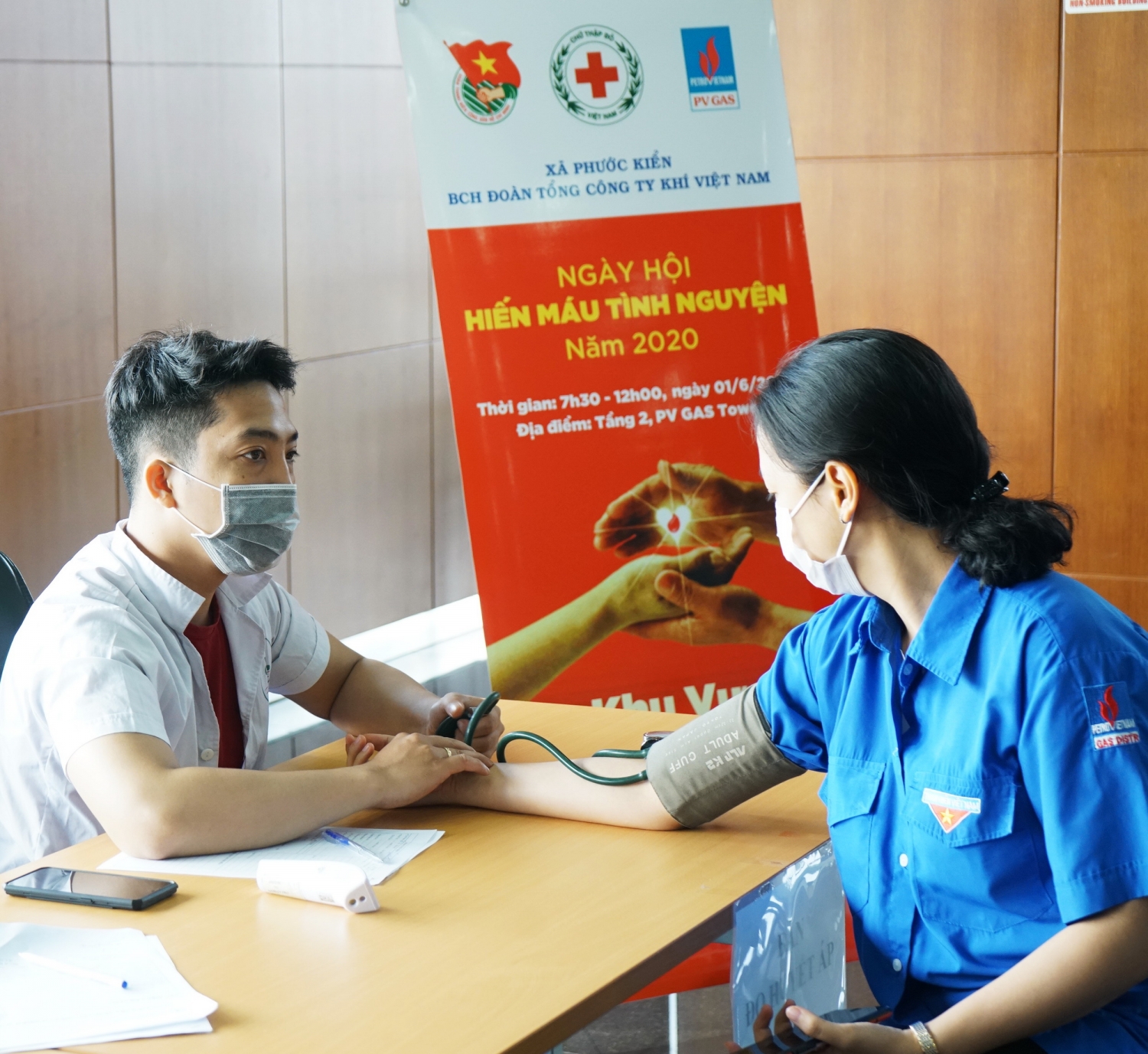 tuoi tre pv gas phoi hop to chuc ngay hoi hien mau nhan dao nghia cu cao dep vi cong dong