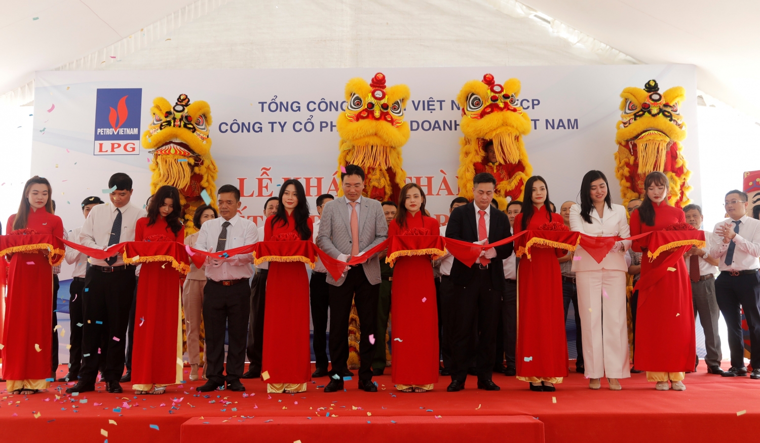 Nghi thức cắt bằng khánh thành và đưa vào vận hành Trạm chiết nạp LPG Bà Rịa - Vũng Tàu