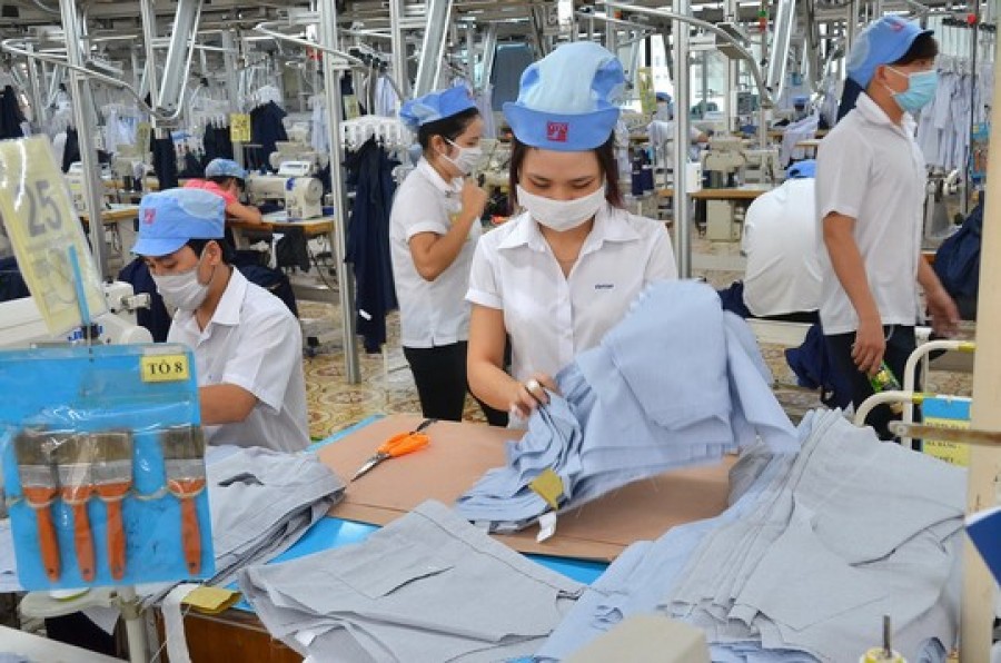 Giữ quan điểm đề xuất tăng lương tối thiểu vùng từ ngày 1/7