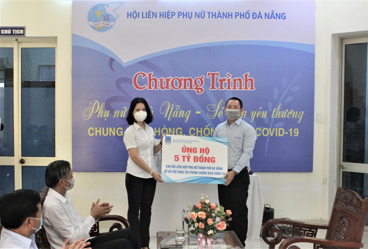 PV GAS ủng hộ 5 tỷ đồng cho chương trình phụ nữ Đà Nẵng chung tay phòng chống Covid