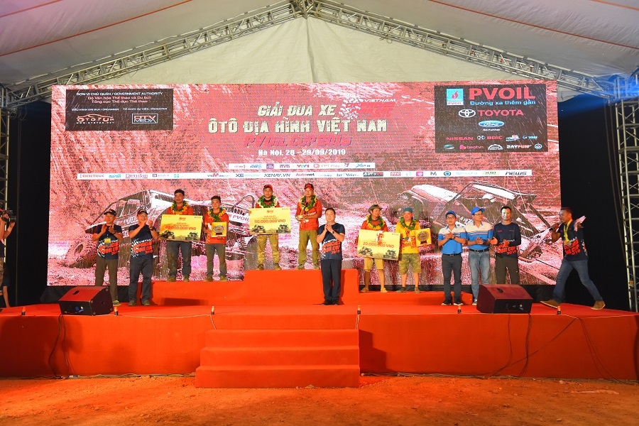giai dua xe o to dia hinh viet nam pvoil cup 2019 thanh cong tron ven