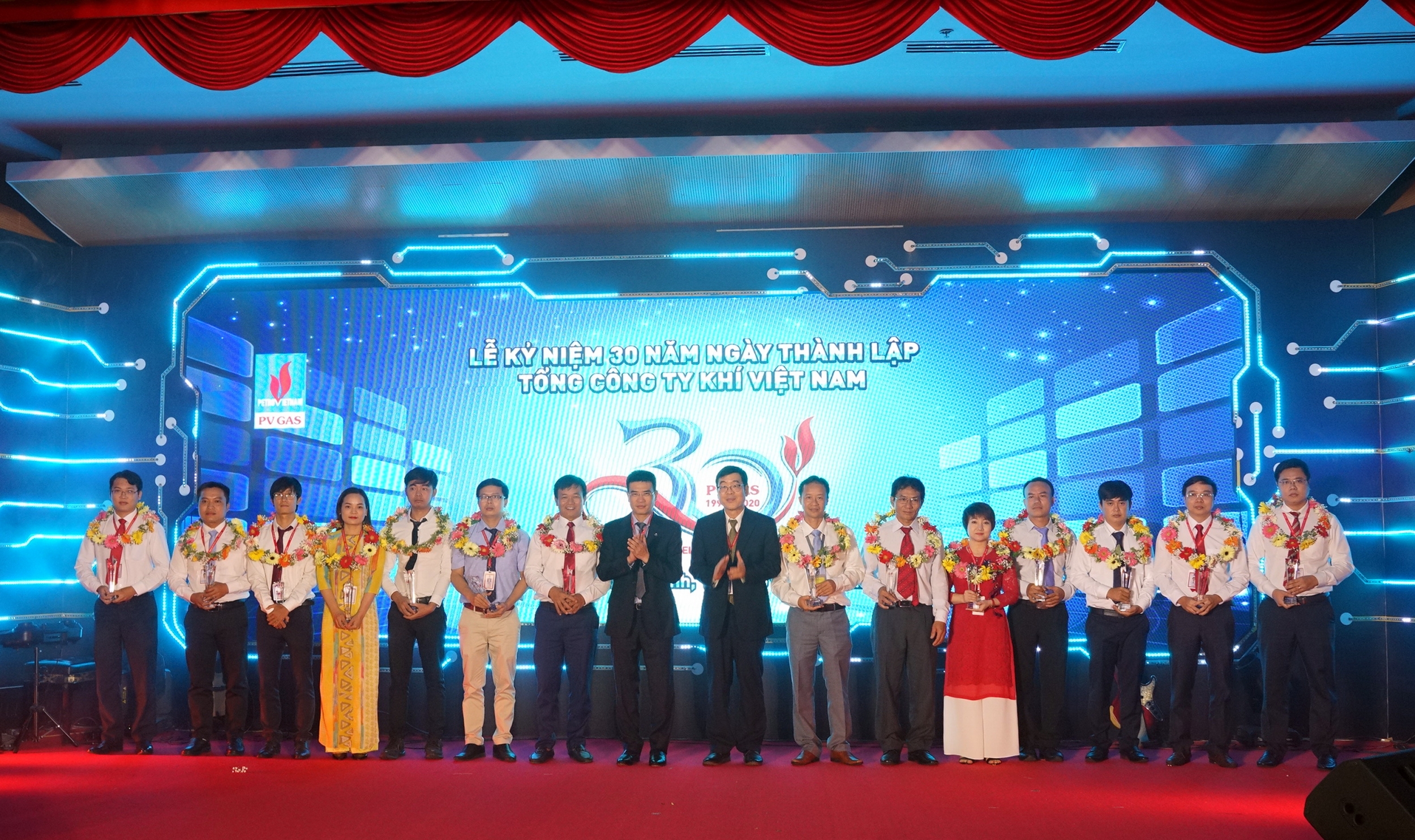 0255-7-tuyen-duong-lao-dong-dien-hinh