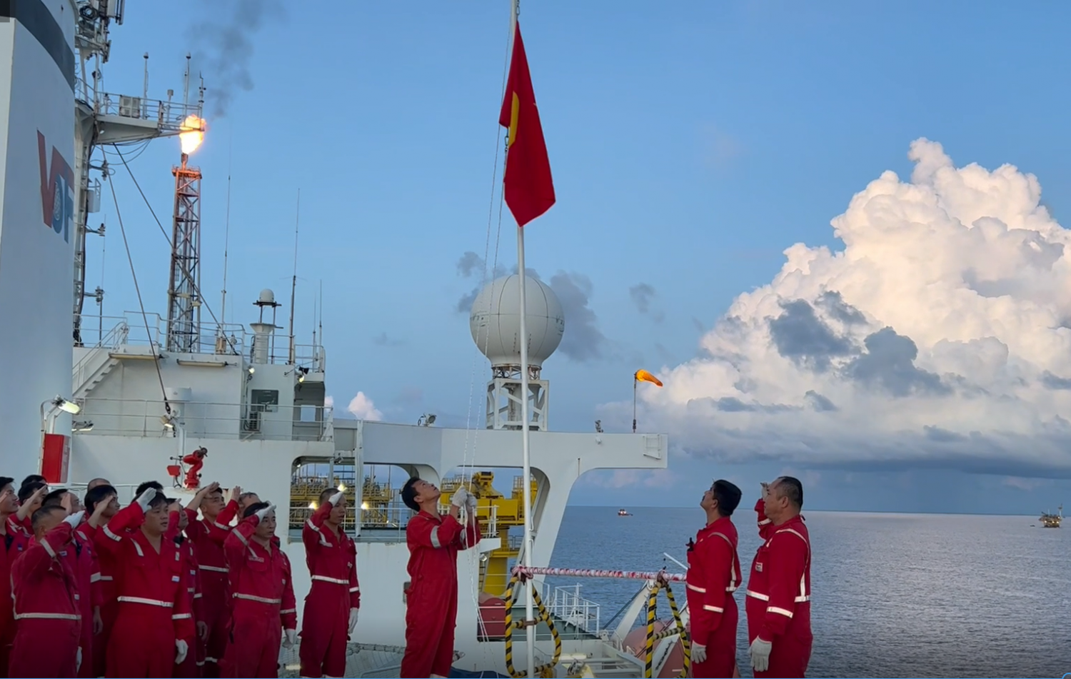 Lễ chào cờ mừng ngày Quốc khánh 2/9 trên tàu FPSO Ruby II Lễ chào cờ mừng ngày Quốc khánh 2/9 trên tàu FPSO Ruby II