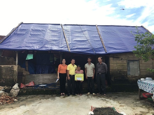 dam ca mau huong ve dong bao mien trung lu lut