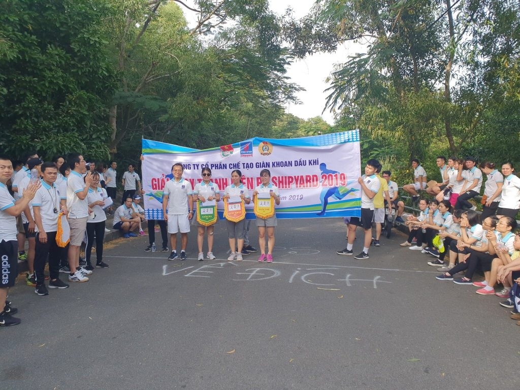 hon 100 van dong vien tham gia giai chay bo thanh nien pv shipyard 2019