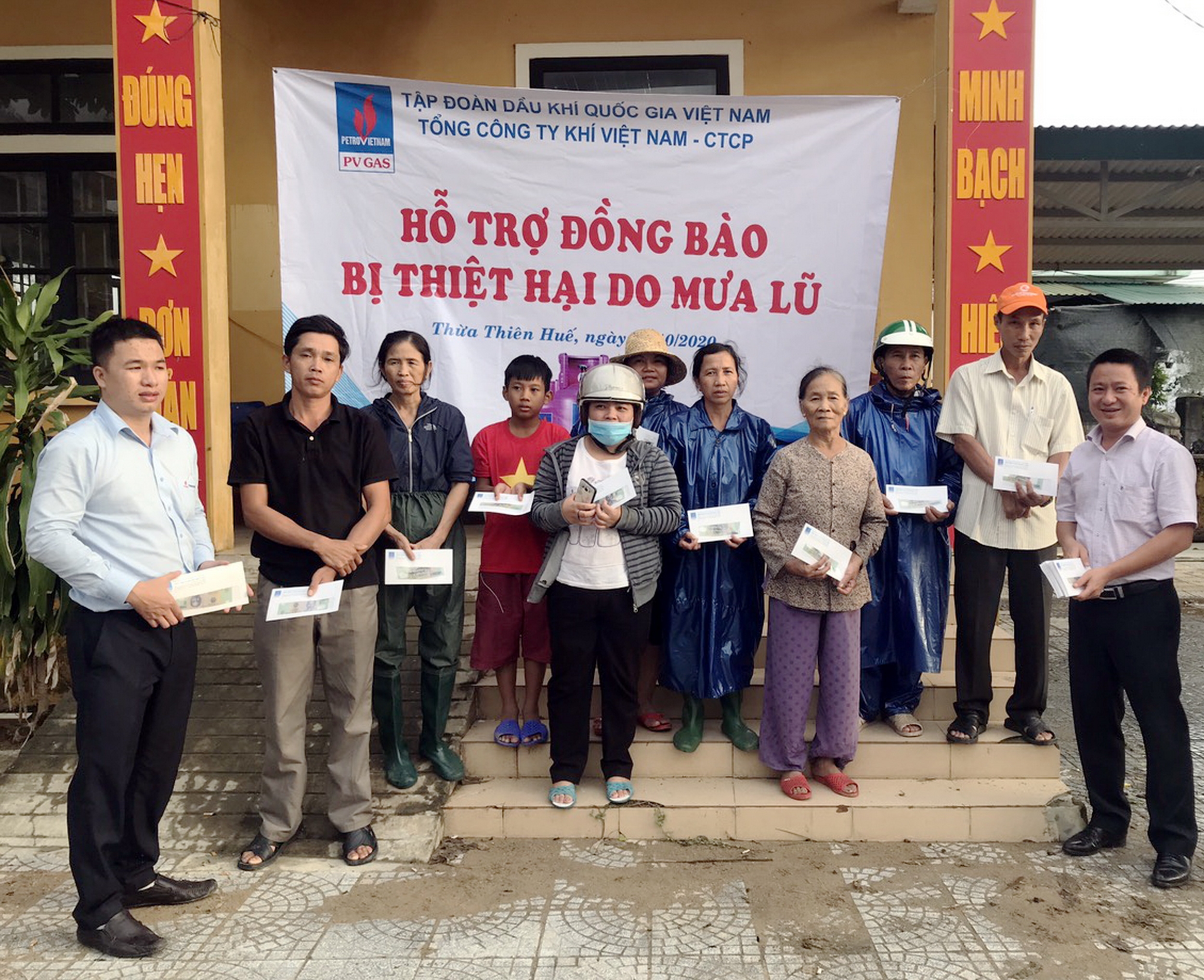 5354-ung-ho-hue-1