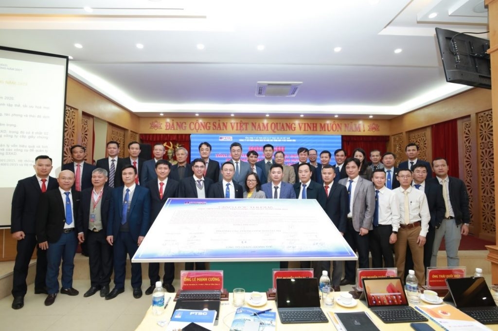 Lãnh đạo Công ty, Lãnh đạo các Bộ phận, Đoàn thể trực thuộc ký giao ước thi đua 2020.