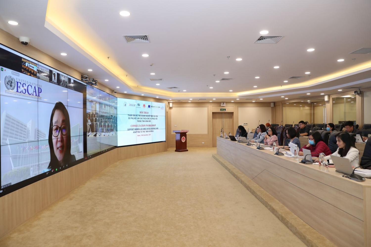 Hội thảo Tham vấn hỗ trợ doanh nghiệp nhỏ và vừa do phụ nữ làm chủ thích ứng và phục hồi trong tình hình mới Hội thảo Tham vấn hỗ trợ doanh nghiệp nhỏ và vừa do phụ nữ làm chủ thích ứng và phục hồi trong tình hình mới