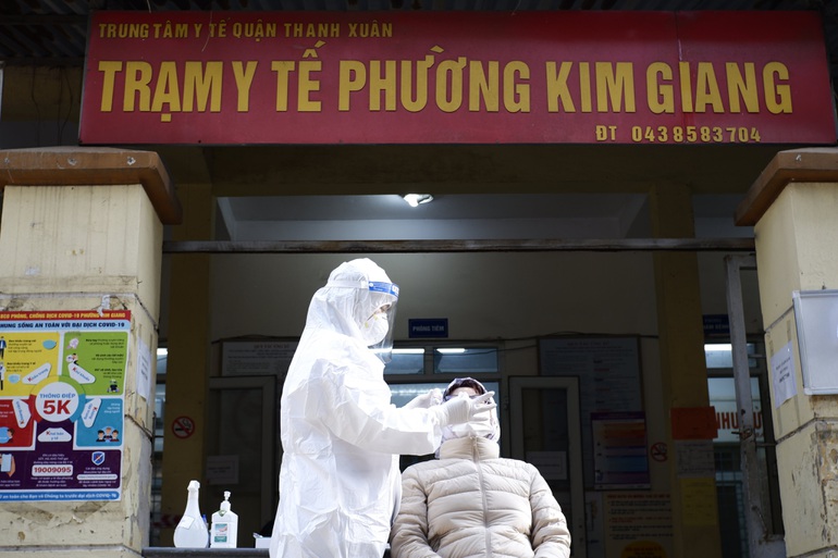 Những người quên Tết giữ vững lá chắn Covid-19 của Thủ đô - 1