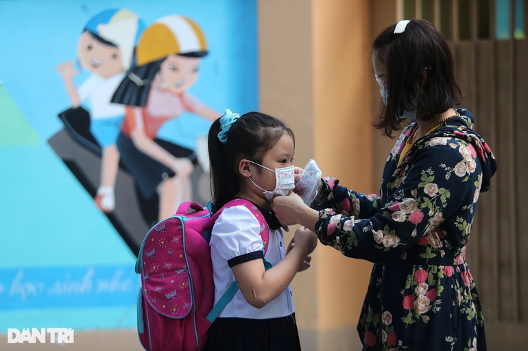 F0 học sinh tăng: Chuyên gia đề nghị thí điểm xét nghiệm và giữ lại lớp - 1