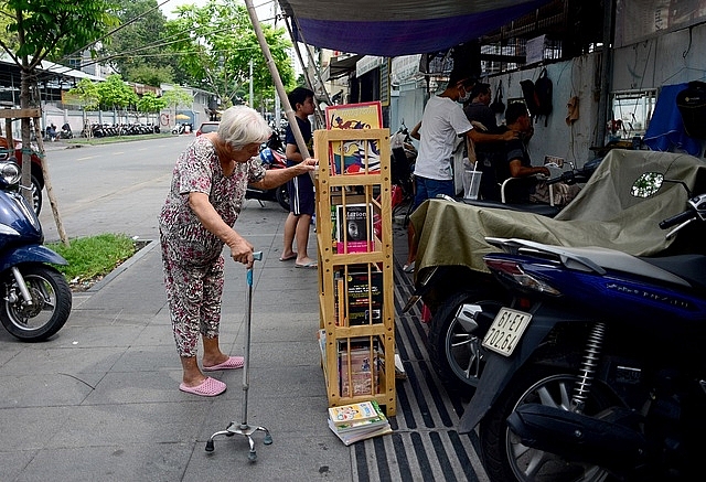 doc dao quan ca phe tra tien bang sach o sai gon